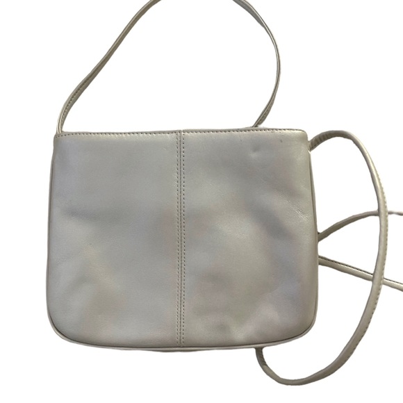 GIANI BERNINI LEATHER CROSSBODY SOFT SILVERY GRAY COLOR - SLEEK MINIMALIST STYLE - Picture 2 of 6